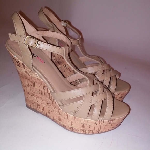 Just Fab Wedge Sandals - Picture 3 of 8